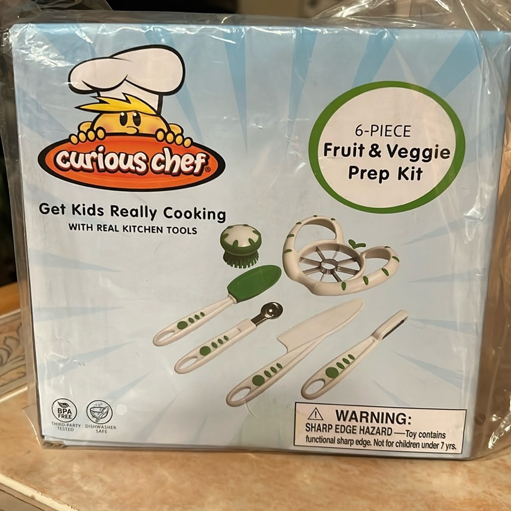 Curios chef kids Fruit &Veggie Prep Kit New